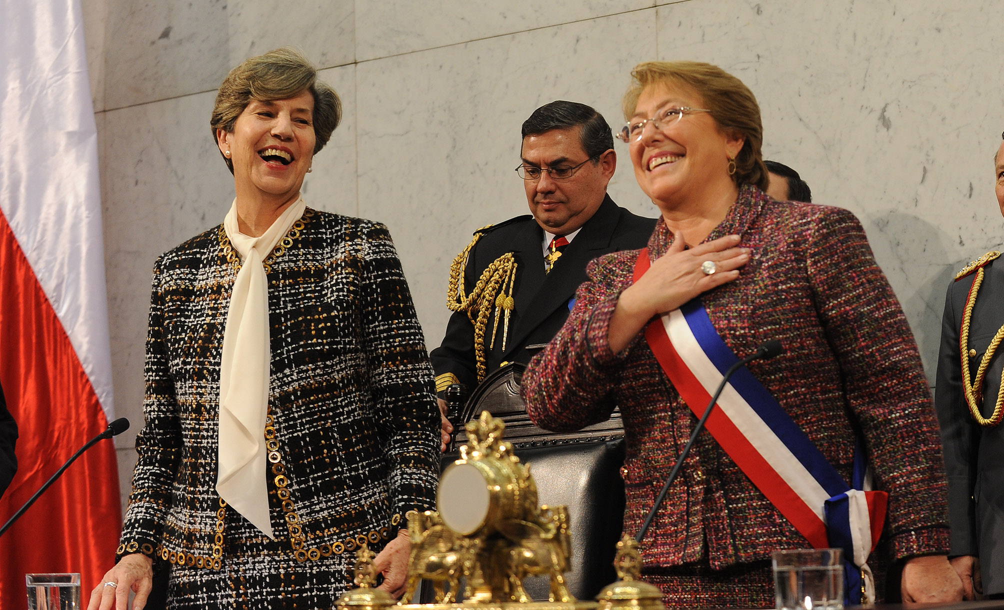 Presidenta Bachelet junto a la Presidenta del Senado, Isabel Allende - Fuente: Presidencia de la República
